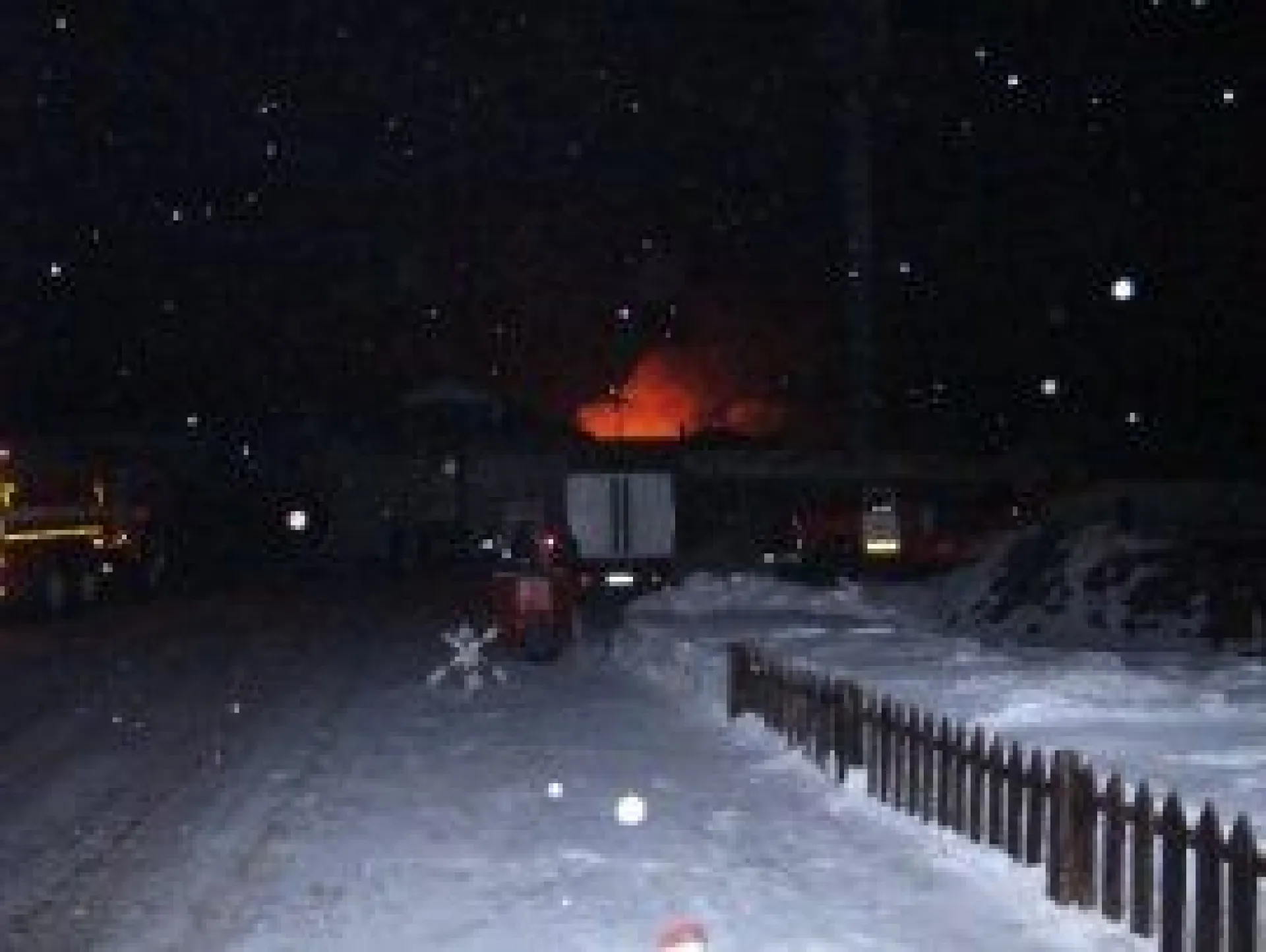 МЧС: сильный пожар произошел в Барнауле МЧС: сильный пожар произошел в Барнауле