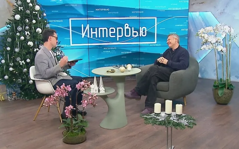 Евгений Бедарев: о новой книге, аудиоспектакле со звёздами кино и подарках алтайским библиотекам