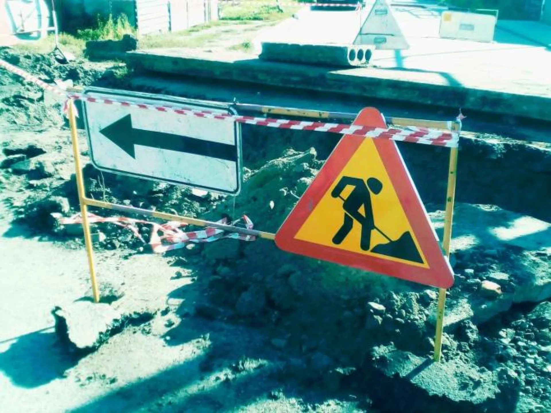 Движение в Барнауле полностью перекрыто в местах коммунальных аварий Движение в Барнауле полностью перекрыто в местах коммунальных аварий