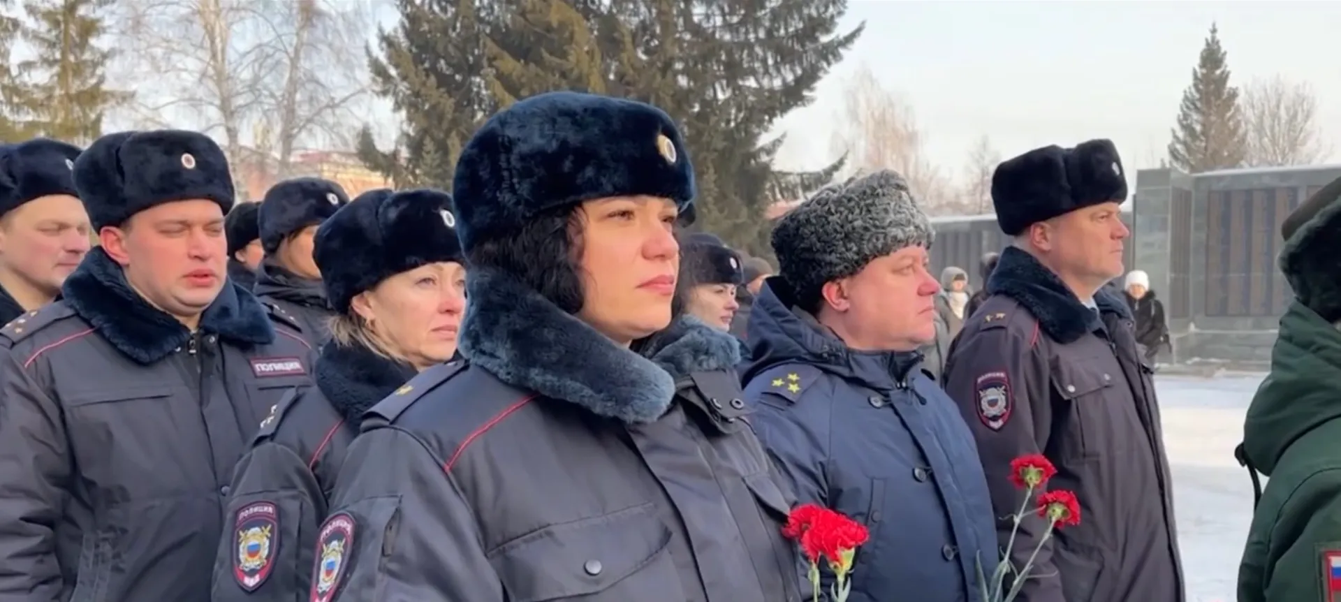 Бийские полицейские почтили память погибших в блокаде жителей Ленинграда Бийские полицейские почтили память погибших в блокаде жителей Ленинграда