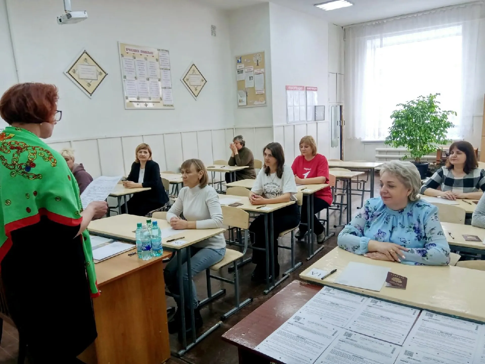 Родители 11-классников Каменского района попробовали свои силы в едином государственном экзамене Родители 11-классников Каменского района попробовали свои силы в едином государственном экзамене